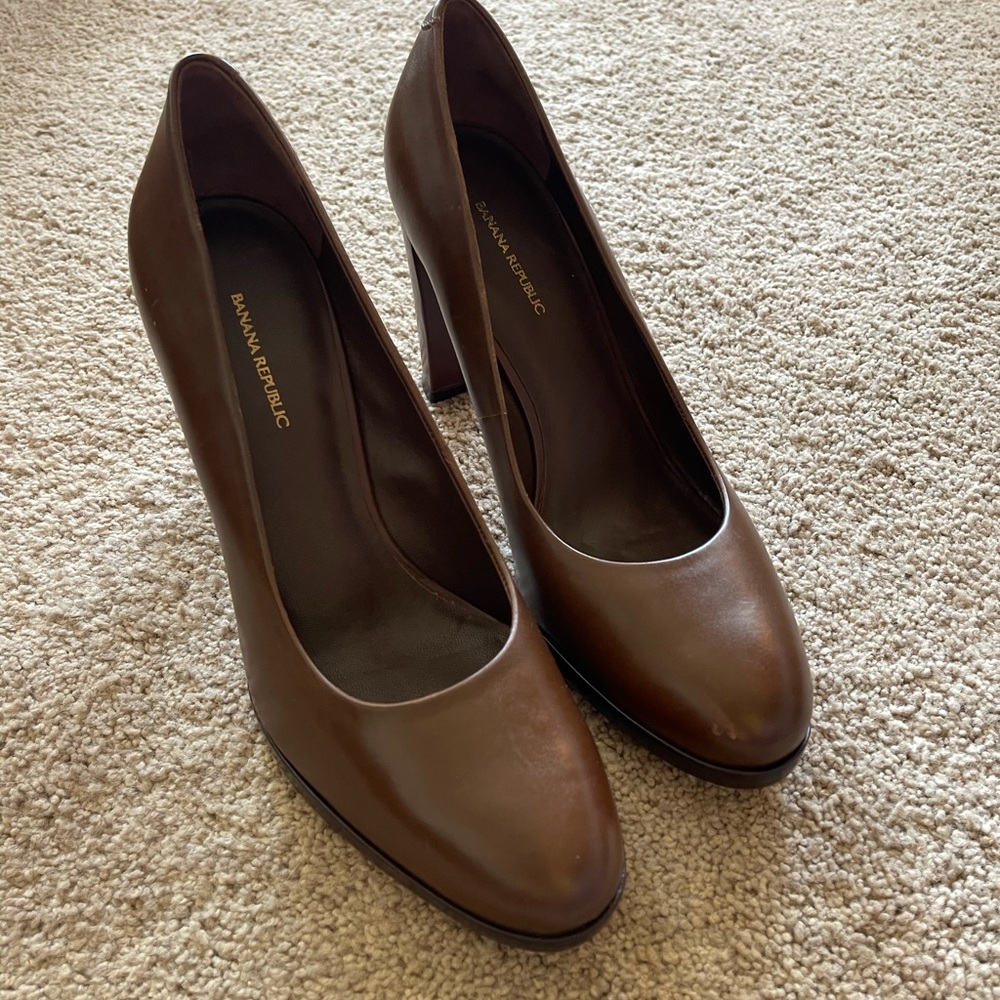 Banana Republic Heels size 9